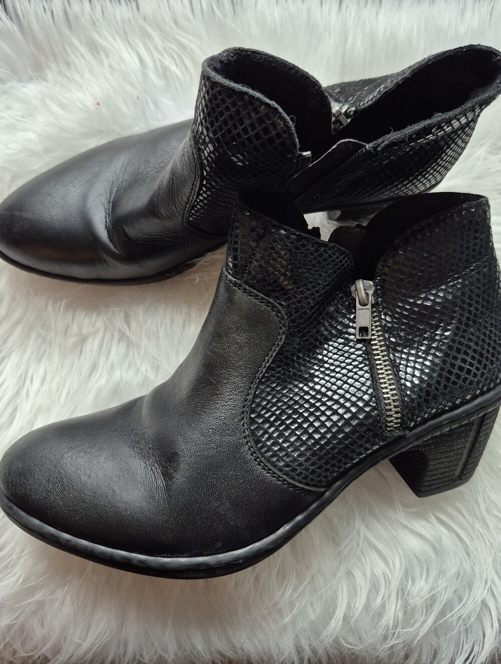 Women's Rieker Leather Heeled Ankle Boots  Size 7